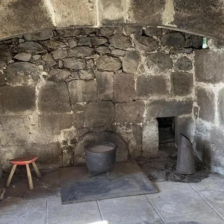 Hébergement de vacances Charmante Maison De Caractere, Renovee, Pres De Salers, Ideale Pour Nature Et Decouvertes Culturelles - Fr-1-742-527 Salers