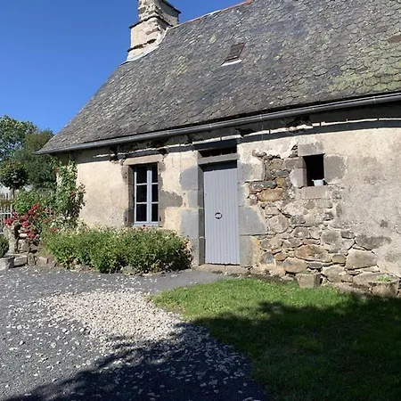 Charmante Maison De Caractere, Renovee, Pres De Salers, Ideale Pour Nature Et Decouvertes Culturelles - Fr-1-742-527 * Salers